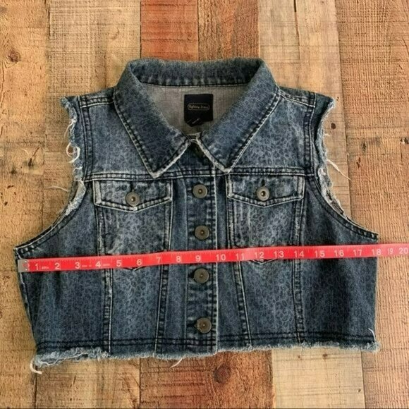 Highway jeans womens cropped sleeveless cropped denim jacket in cheetah print -L - Picture 6 of 10